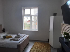 Zak Air B&B Stay 9 people's